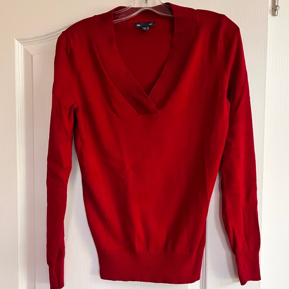 Gap v-neck sweater